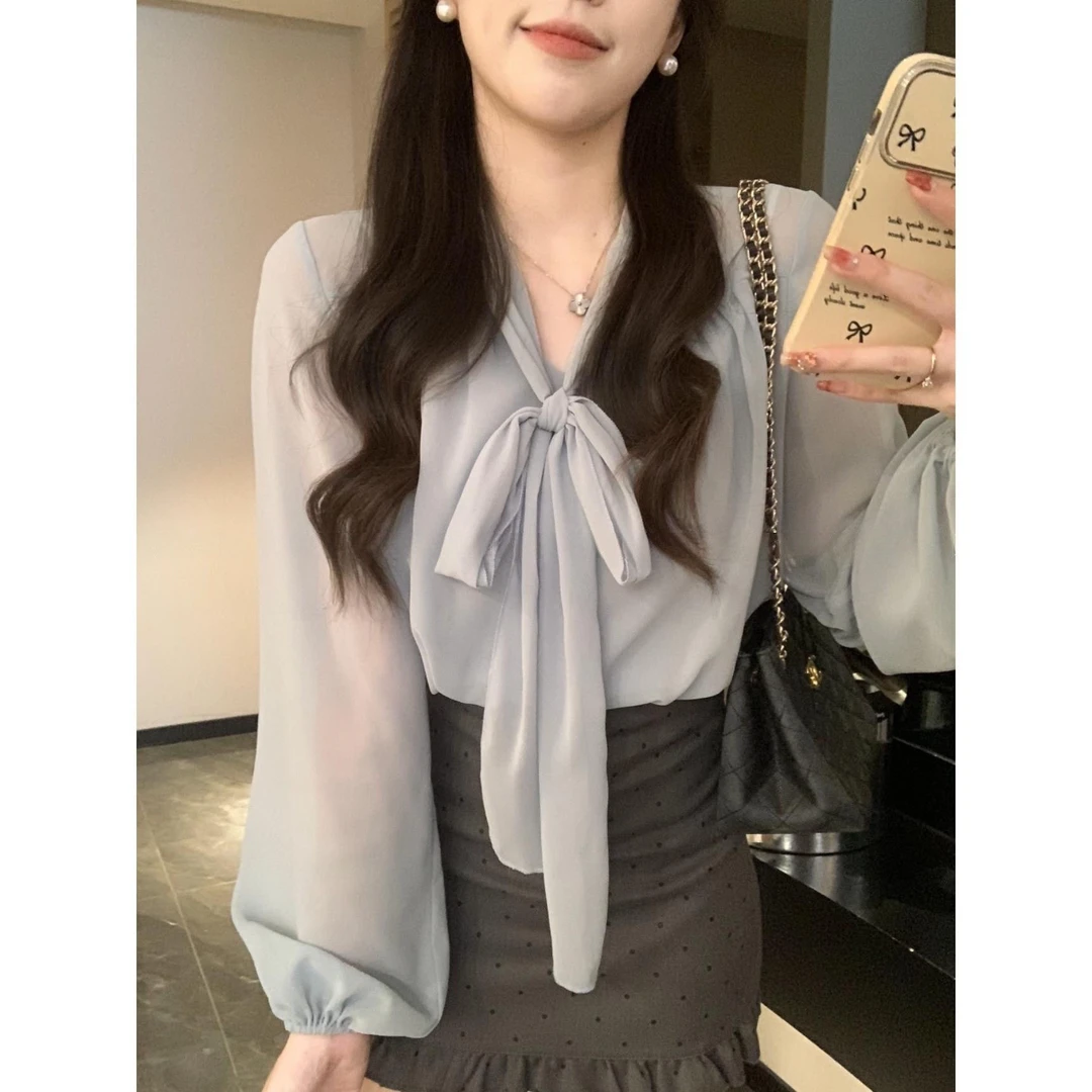 2025秋季法式上衣衬衫女装新款显瘦设计感灯笼袖上衣女蝴蝶结长袖