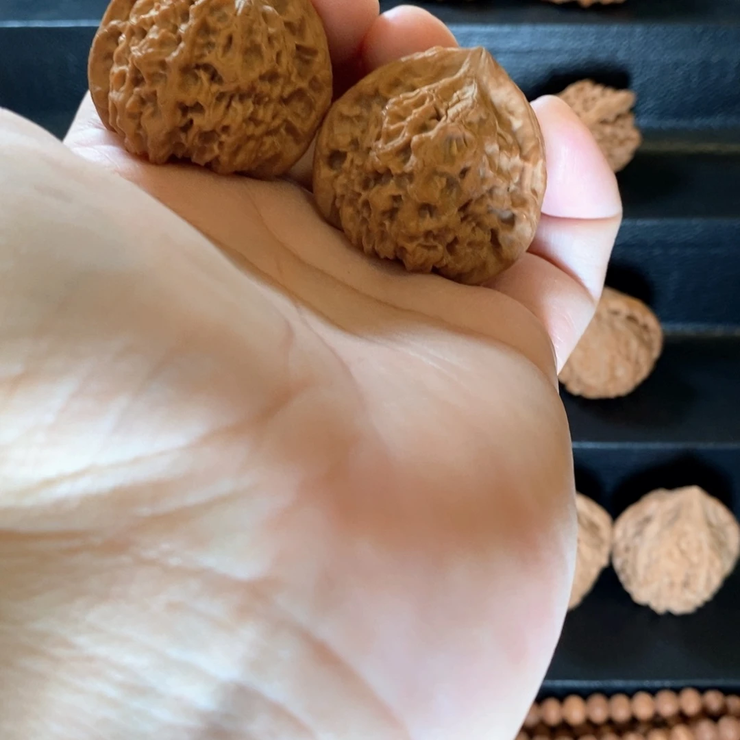 左***桃核把件野生原树老款公子帽40