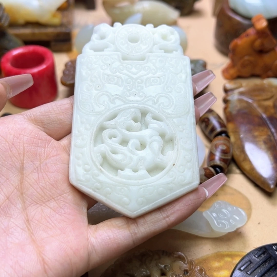 【闪购商品】蛇纹石玉颈饰未镶嵌