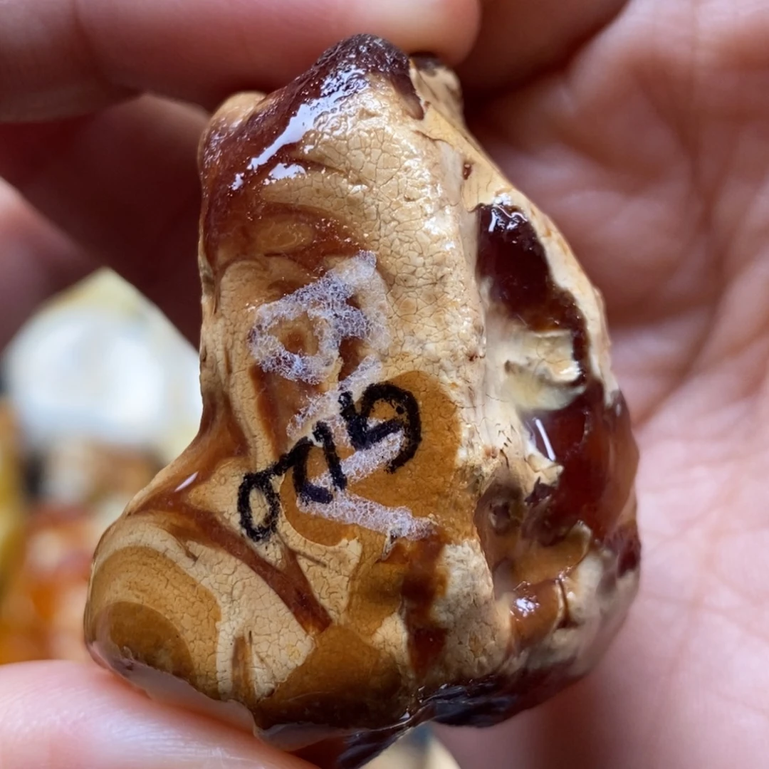 定制琥珀未镶嵌蜜蜡