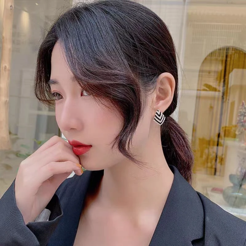 铜合金耳饰 菱形斑马条纹耳环女时尚轻奢小众设计感百搭N1329