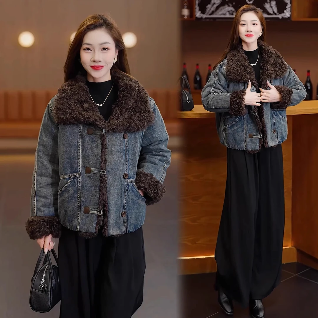 时尚牛仔派克羽绒服女2025冬季新款洋气保暖羊羔毛拼接白鸭绒外套