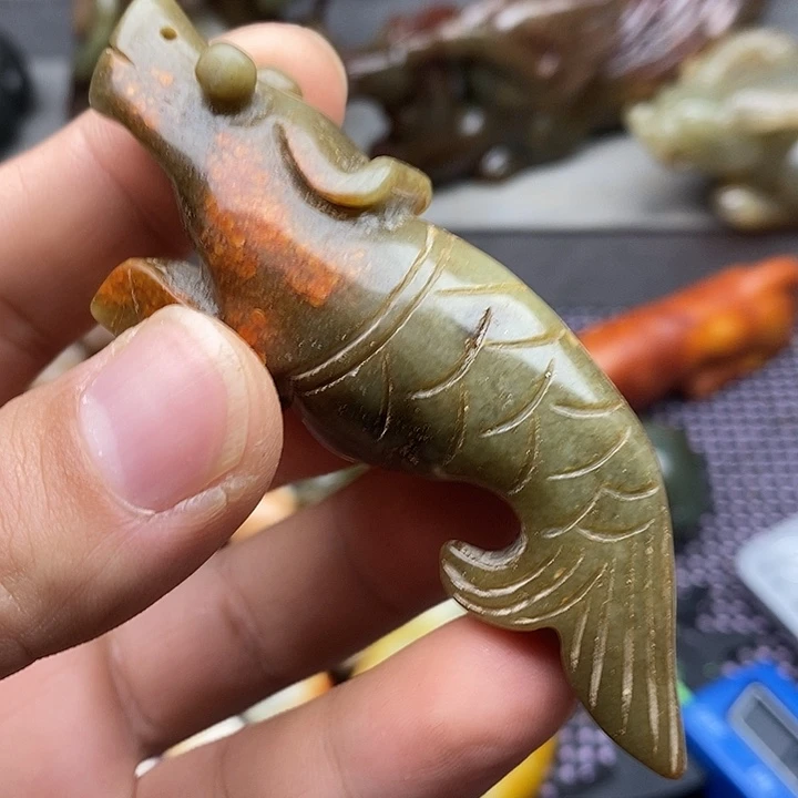 未镶嵌蛇纹石玉颈饰