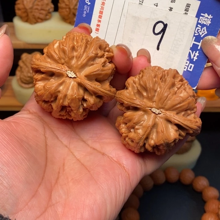 文玩核桃吊坠52全品对歪粗筋