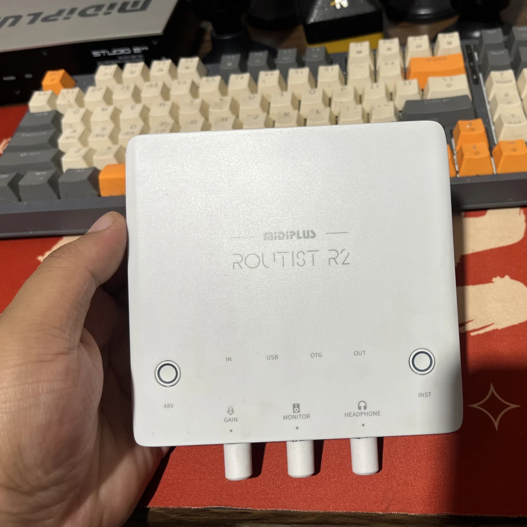 迷笛plusr2gen2二代，电脑声卡有箱。