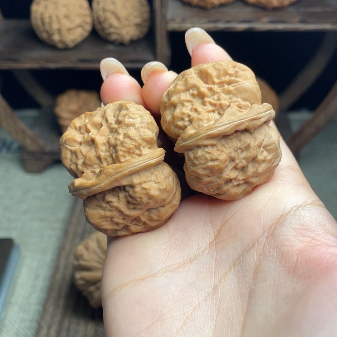 吊坠文玩核桃蛤蟆头41 全品白茬精配毕业红皮