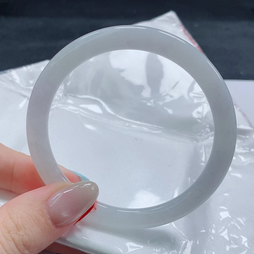 【闪购商品】未镶嵌手镯（圆镯）翡翠488号