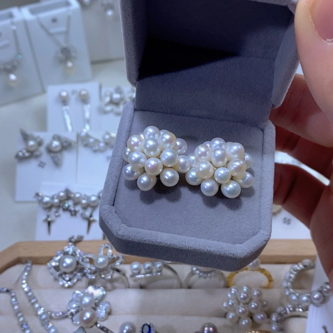 淡水珍珠银S925镶嵌耳坠