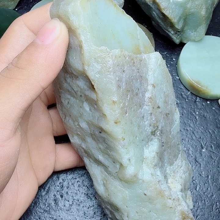 未镶嵌和田玉（糖玉）珠宝奇石