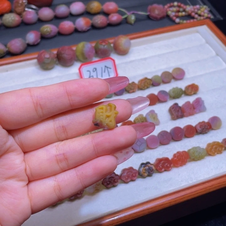 玛瑙/玉髓颈饰未镶嵌