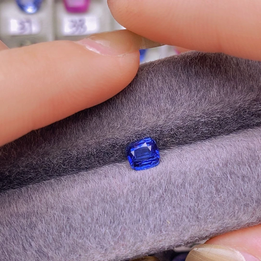 裸石蓝宝石CGRL皇家蓝浓郁鲜亮1.03ct/0273