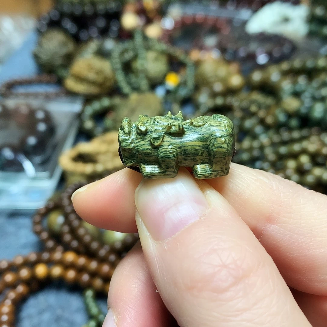 维腊木（绿檀）吊坠小**?