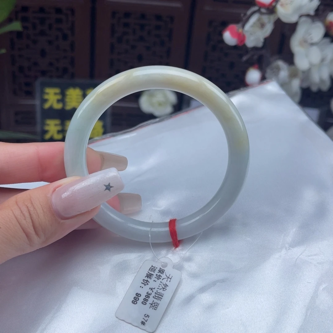 翡翠未镶嵌手镯圆条