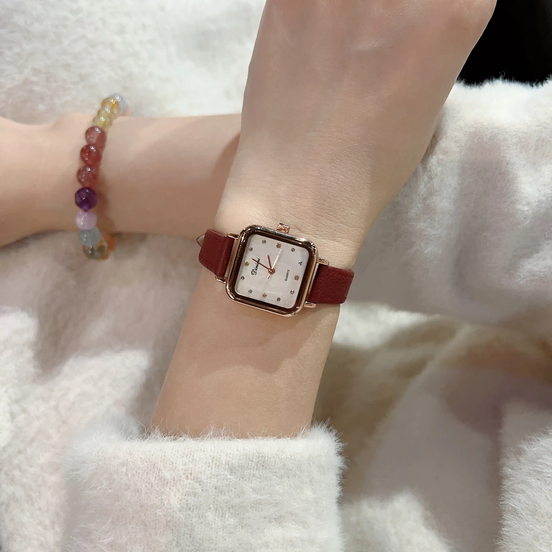 Dinimi少女感表复古风轻奢设计小巧精致甜美风镶钻真皮表防水女表