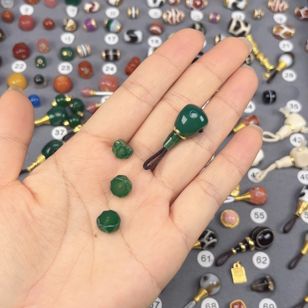 哪***字玛瑙/玉髓未镶嵌玛瑙