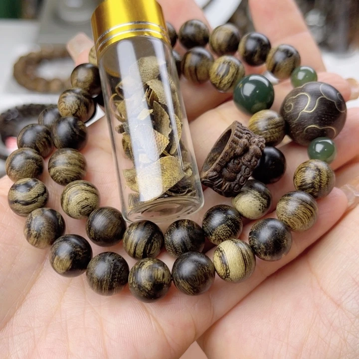 沉香沉香碎屑?****王➕越南芽庄白棋玉化古董樱子瘤疤虎斑纹