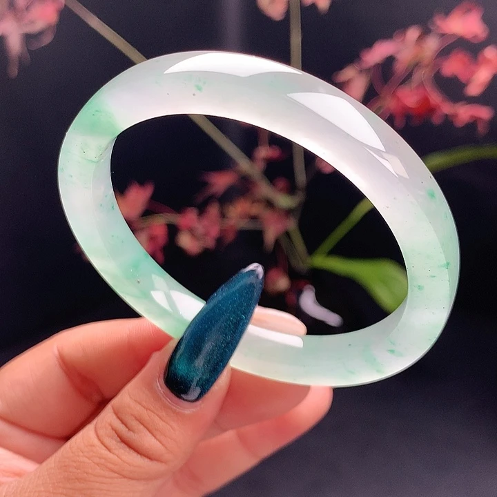 石英质玉未镶嵌镯子56
