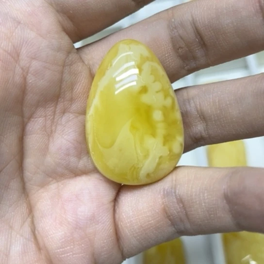 蜜蜡未镶嵌裸石吊坠