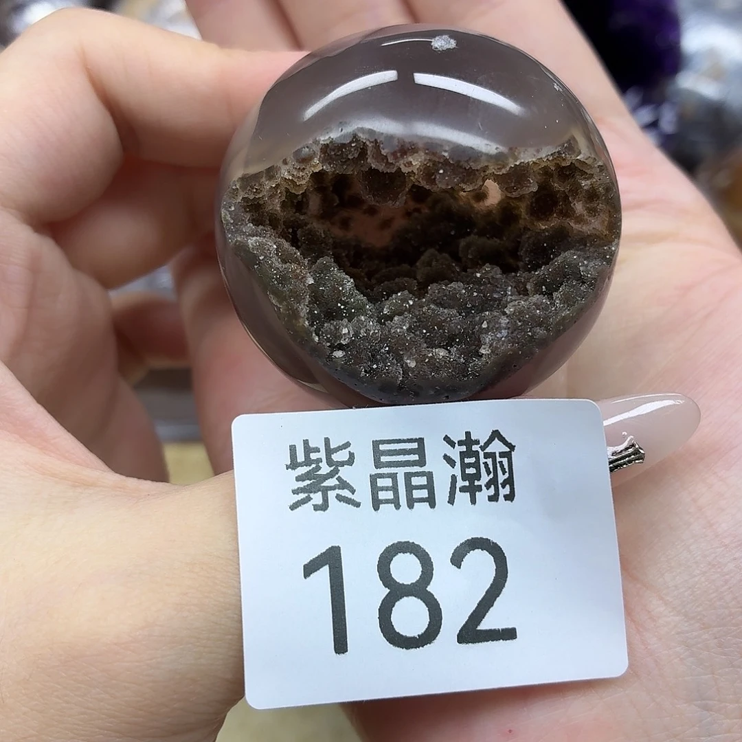 沣***滢水晶未镶嵌大型摆件（非配饰）