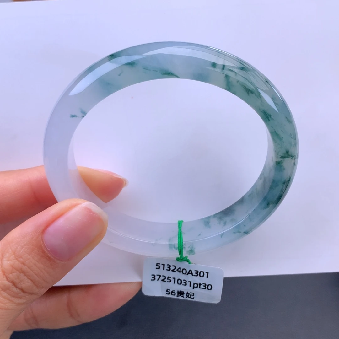 翡翠未镶嵌手镯白冰飘花贵妃手镯