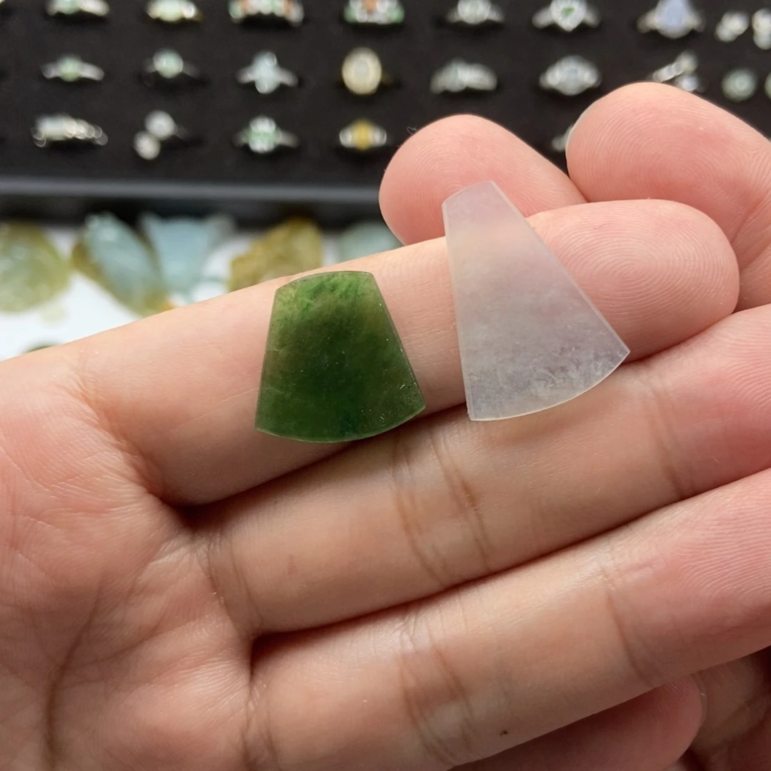 翡翠未镶嵌颈饰00000013