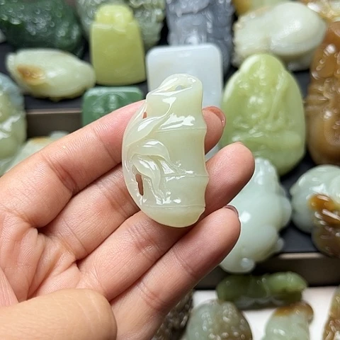 颈饰未镶嵌和田玉