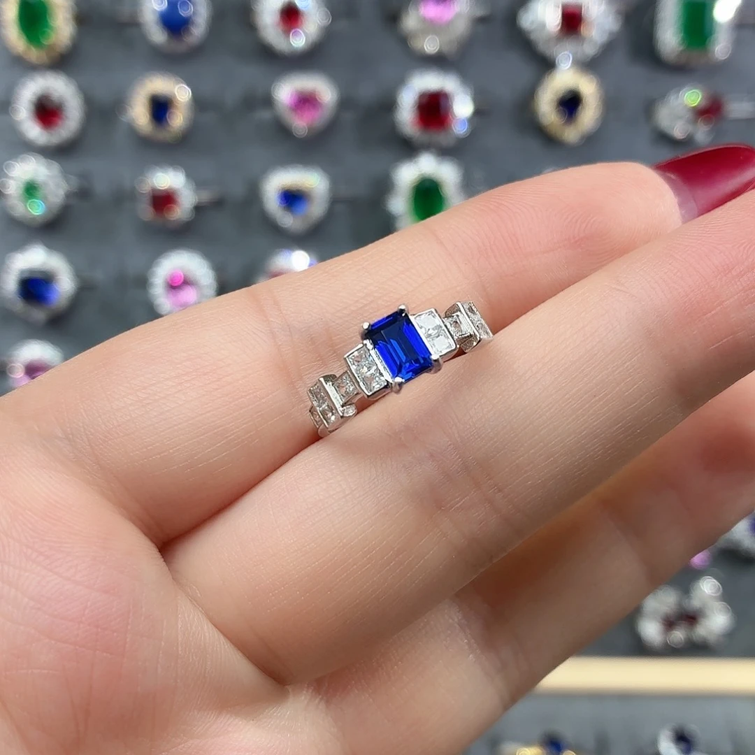 925银培育皇家蓝色宝石