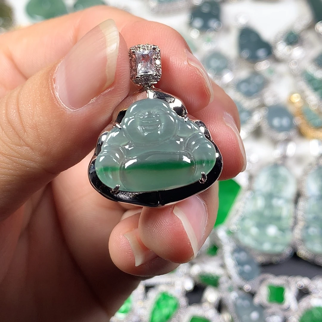 翡翠未镶嵌颈饰佛