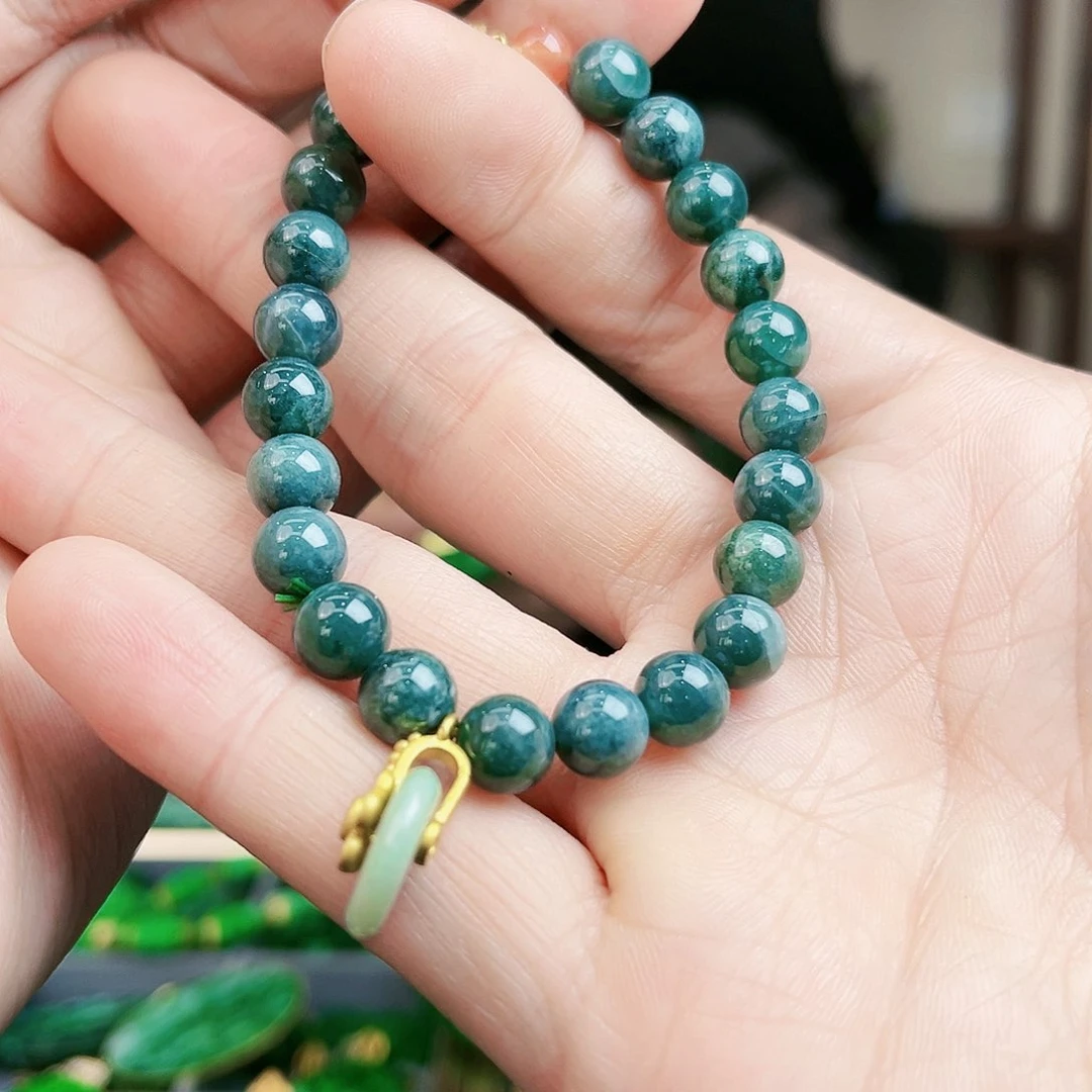 翡翠颈饰未镶嵌手链