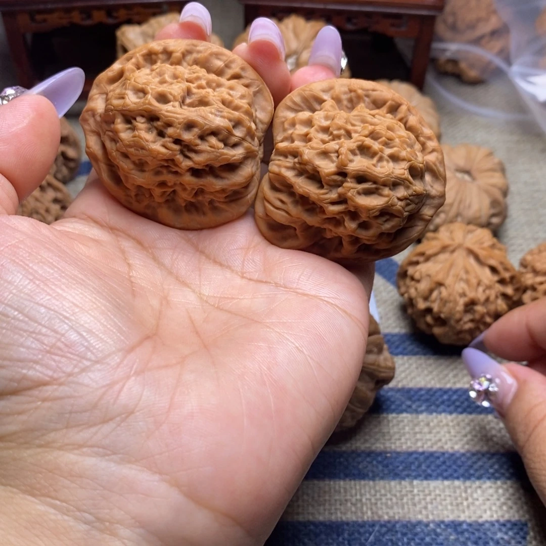 在***方吊坠桃核京公子全品45