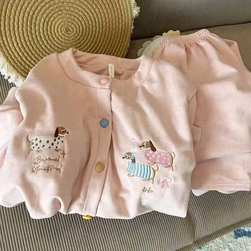 带胸垫腊肠狗睡衣女款秋冬季蚕丝绒加厚保暖长袖套装可外穿家居服