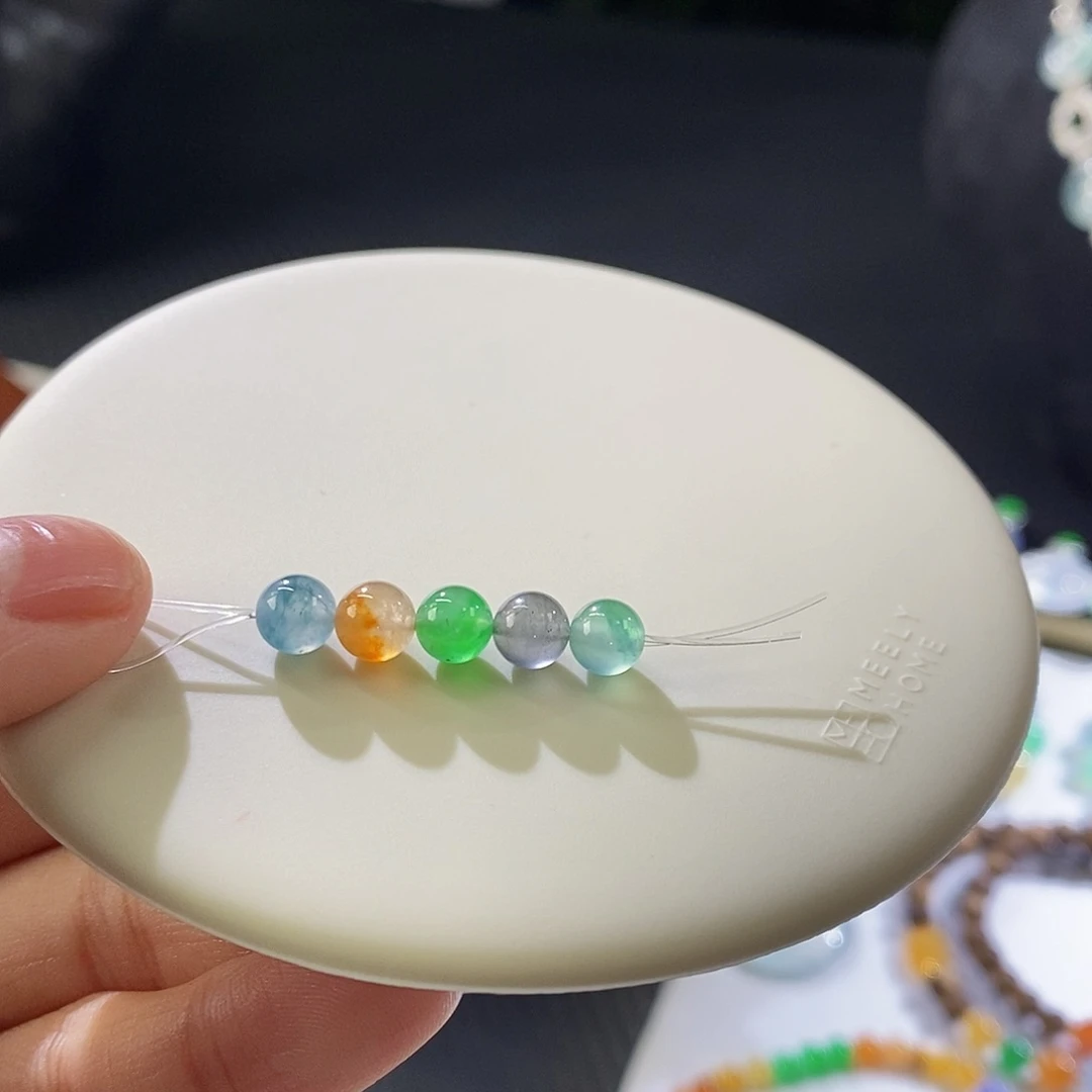 翡翠挂件未镶嵌一手珠珠