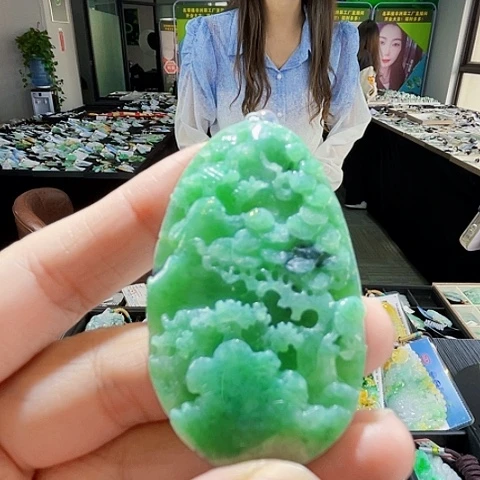 翡翠未镶嵌颈饰翡翠