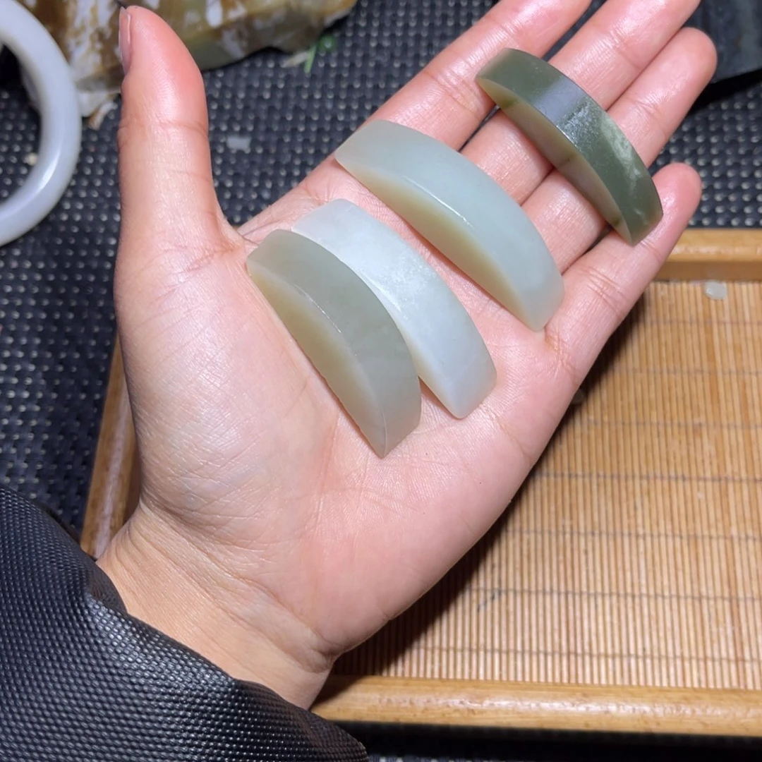 未镶嵌和田玉车挂