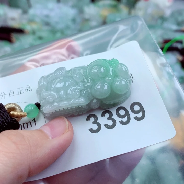 吊坠(不含链)未镶嵌翡翠