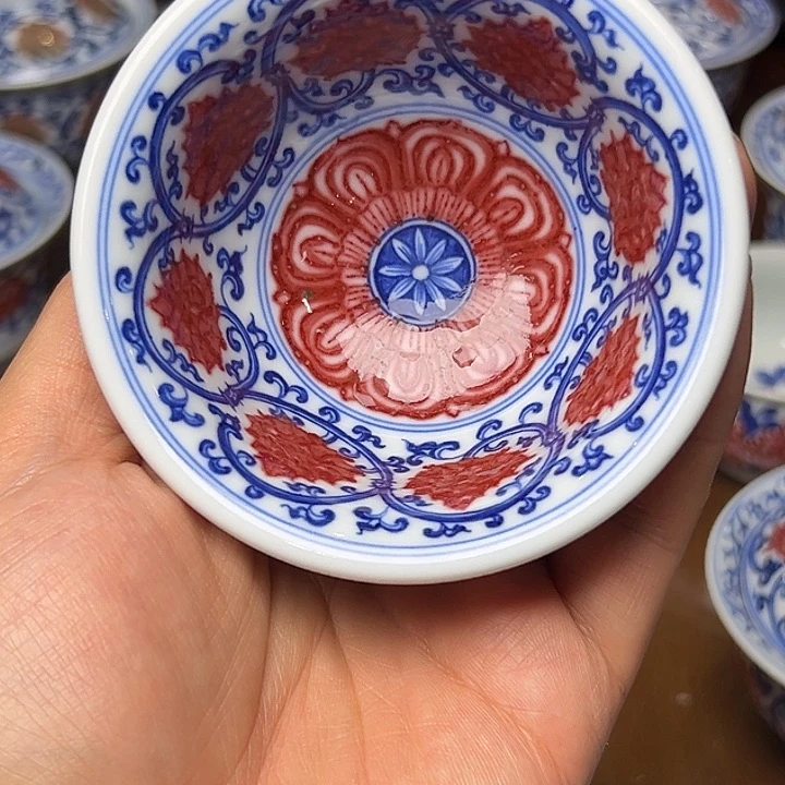 Z****8青花釉里红满绘压手杯