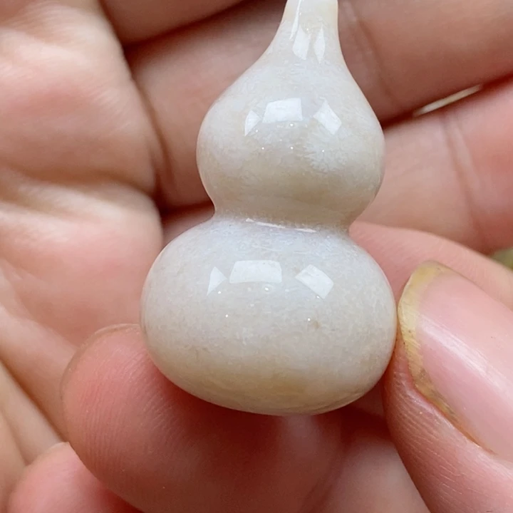 颈饰未镶嵌硅化珊瑚（珊瑚玉）
