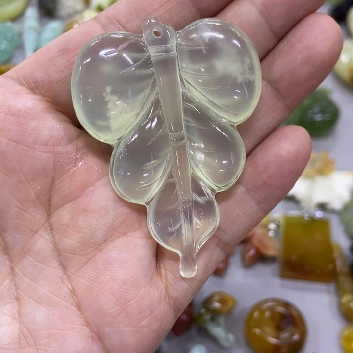 未镶嵌蛇纹石玉挂件