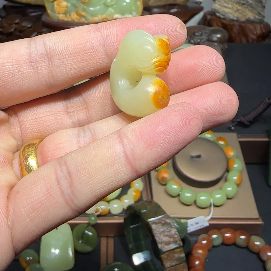 和田玉（糖玉）未镶嵌挂件