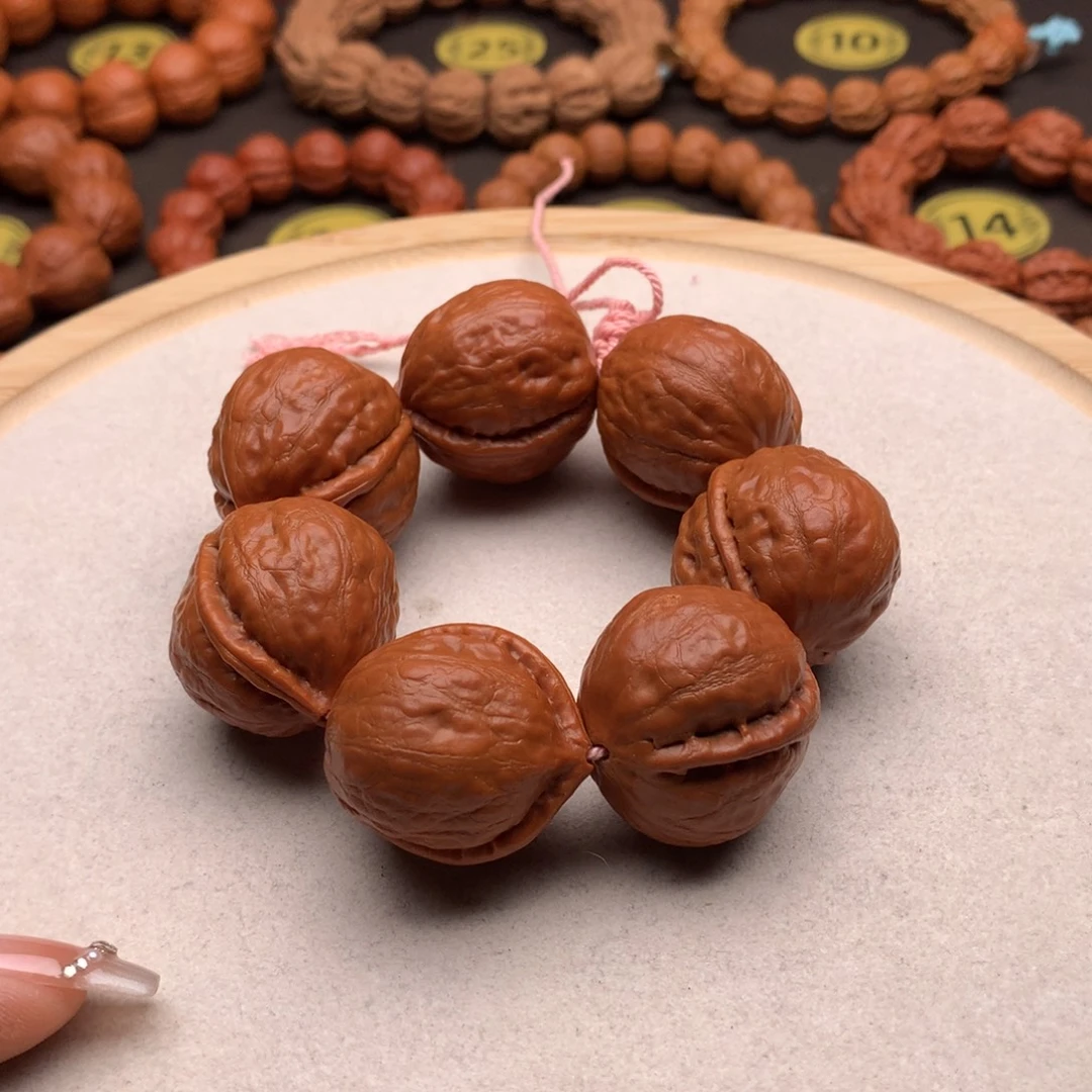 文玩核桃手串大光头