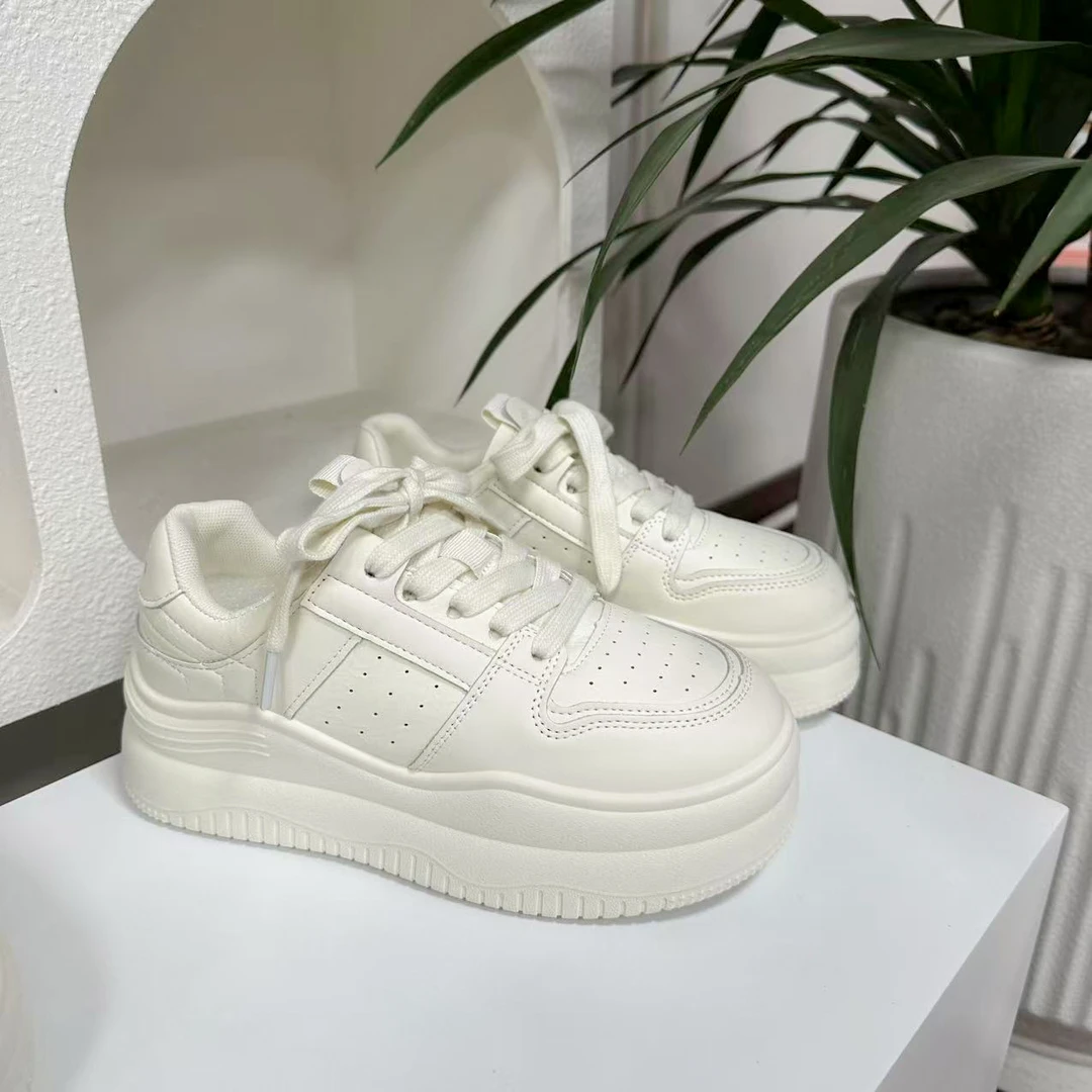 7057白色 休闲小白鞋女2025新款增高透气女鞋小个子系带复古板鞋