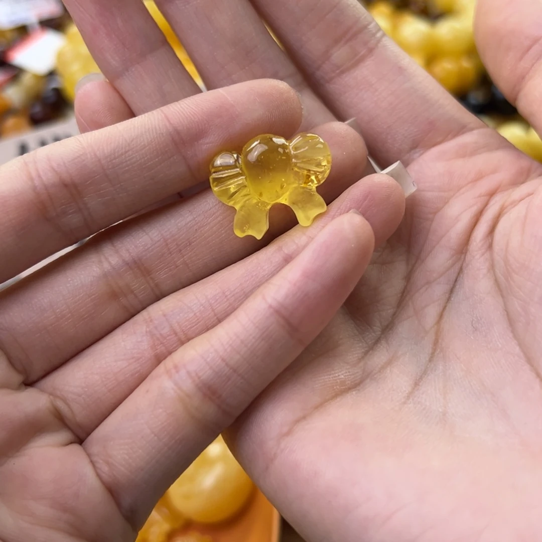 琥珀珠宝奇石未镶嵌