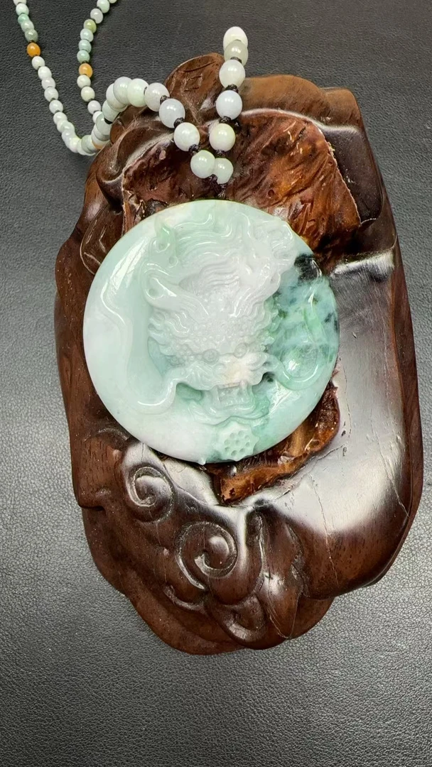 天然A货翡翠吊坠Q04882