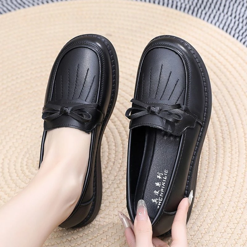 久站不累妈妈鞋舒适软底真皮单鞋工作平底防滑中老年人女鞋乐福鞋