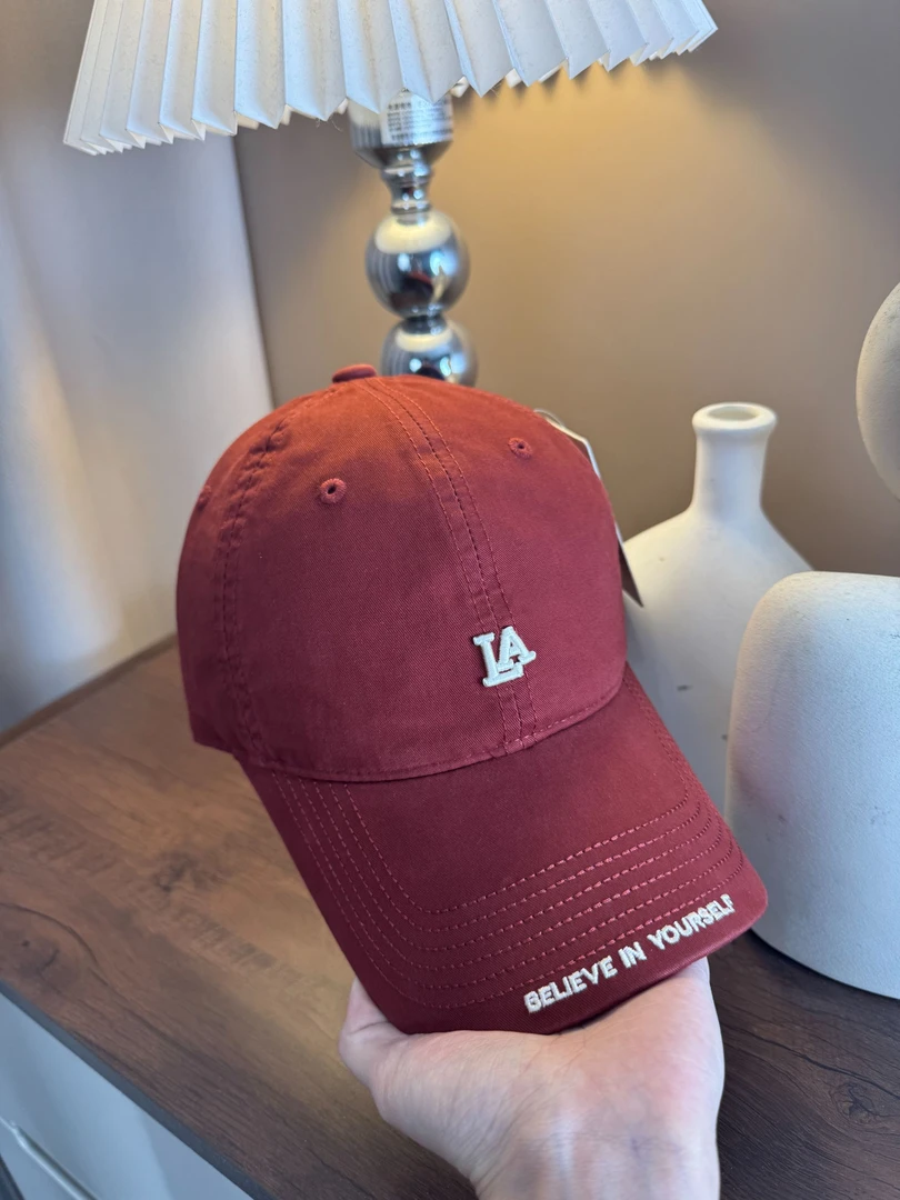 新款潮牌字母LA棒球帽女软顶刺绣时尚鸭舌帽大头围显脸小遮阳帽