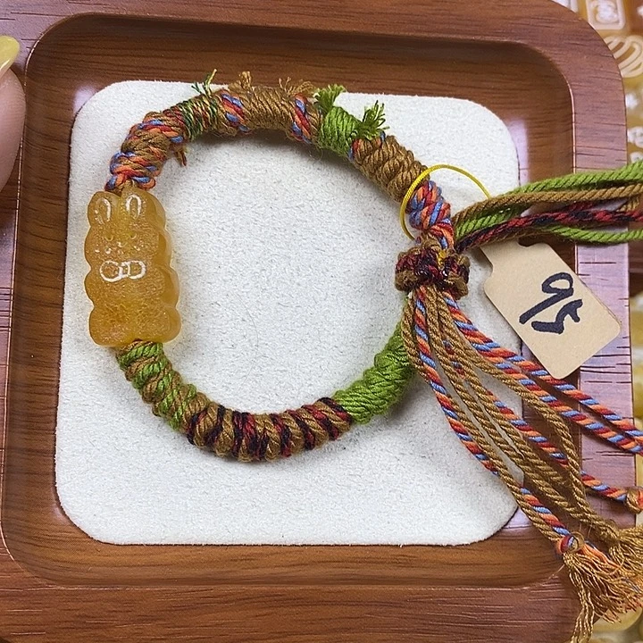 吊坠橄榄核福利小兔子手串