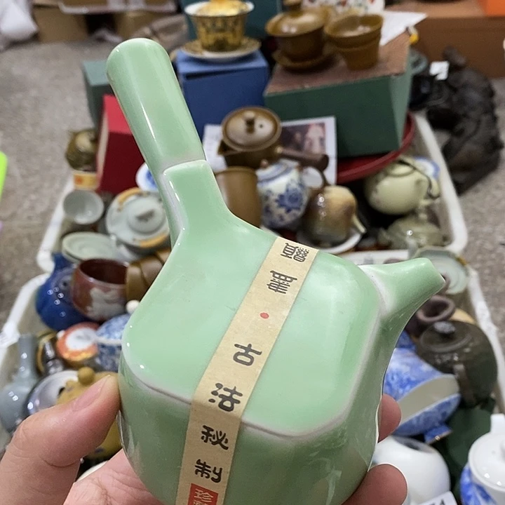 陶瓷艺术品及陶瓷壶