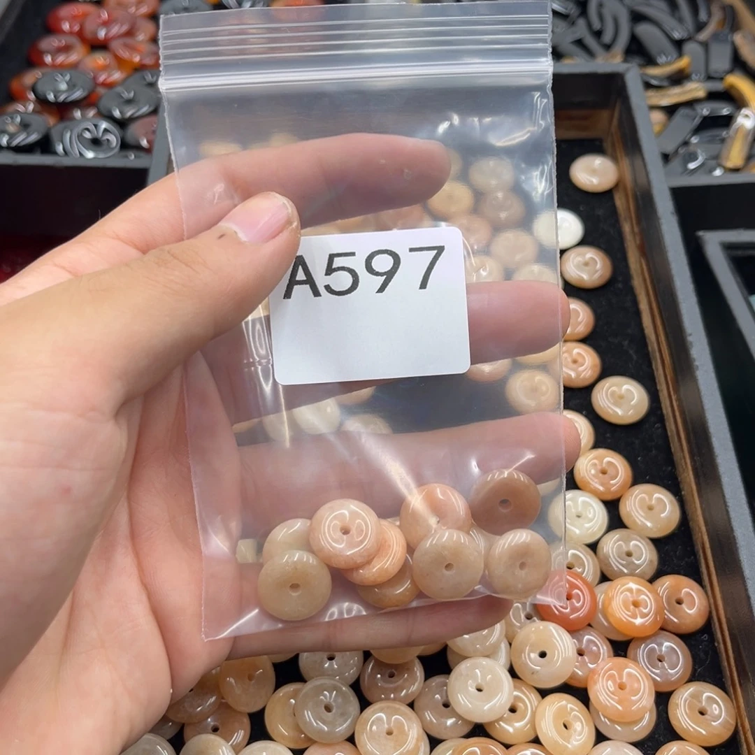 饺***子玛瑙/玉髓合金颈饰