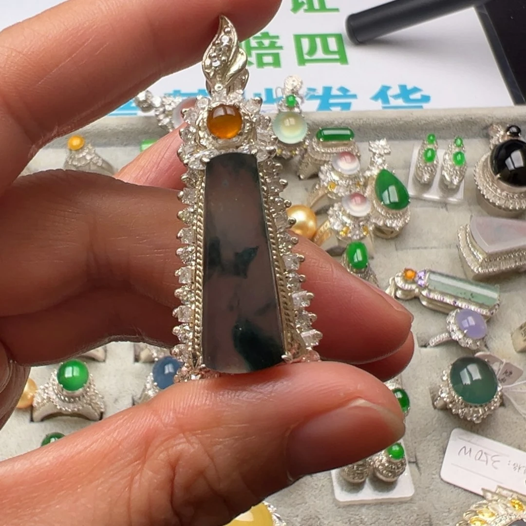 定制翡翠未镶嵌A货