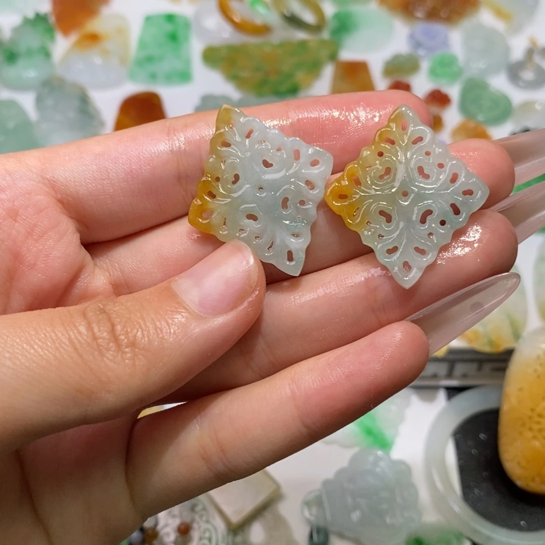 定制翡翠未镶嵌耳饰